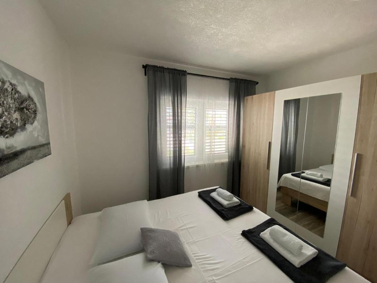 Apartmani Juricev Vodice Rum bild