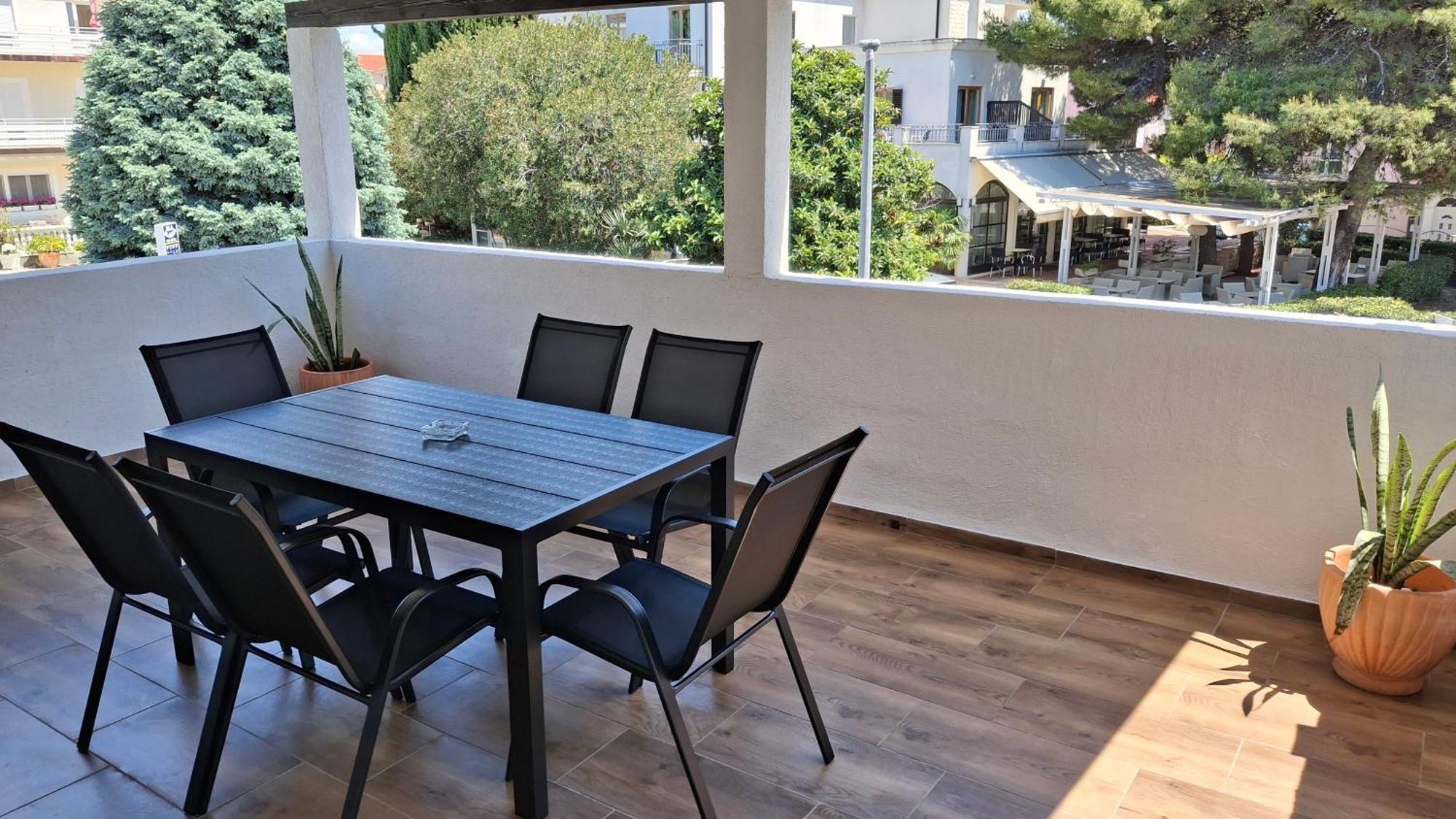 Apartmani Juricev Vodice Exteriör bild